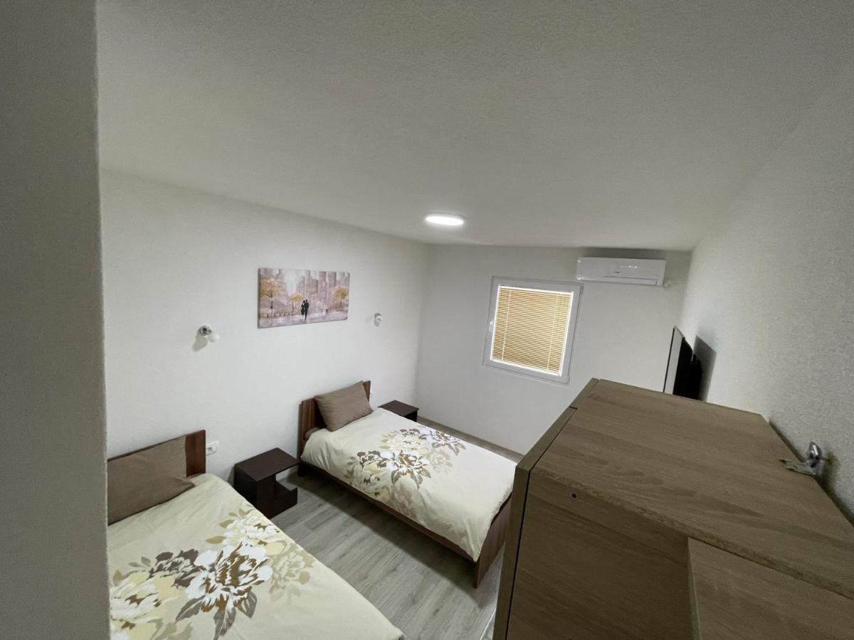 Vila 5 Hotell Prilep Eksteriør bilde