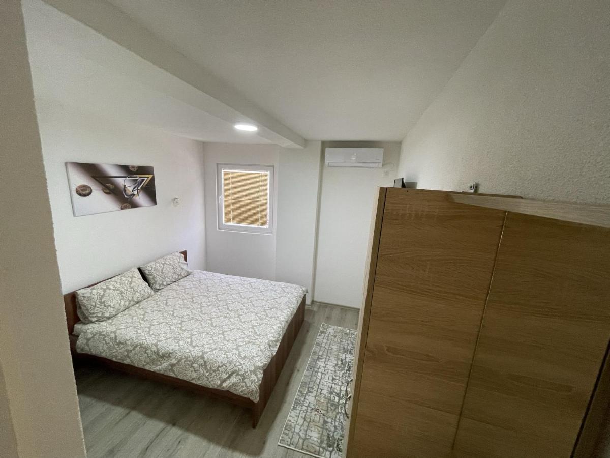 Vila 5 Hotell Prilep Eksteriør bilde